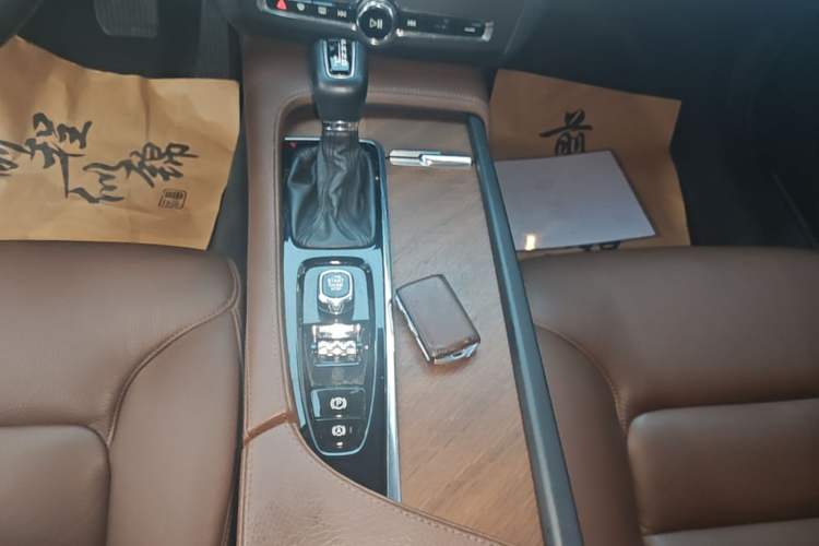 Used Volvo S90 2017 T5 Smart Luxury Edition Gear Lever