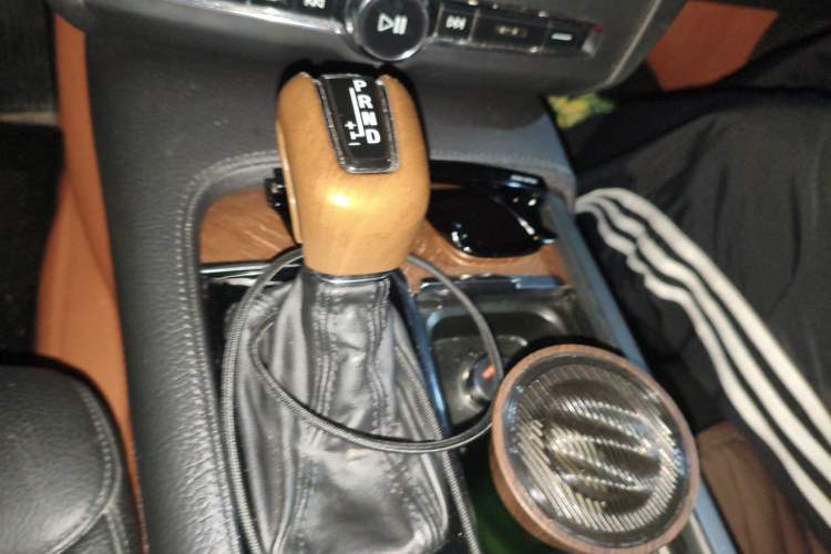 Used Volvo S90 2017 T5 Smart Luxury Edition Gear Lever