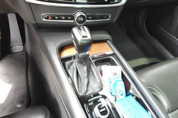 Used Volvo S90 2017 T5 Prestige Edition Gear Lever