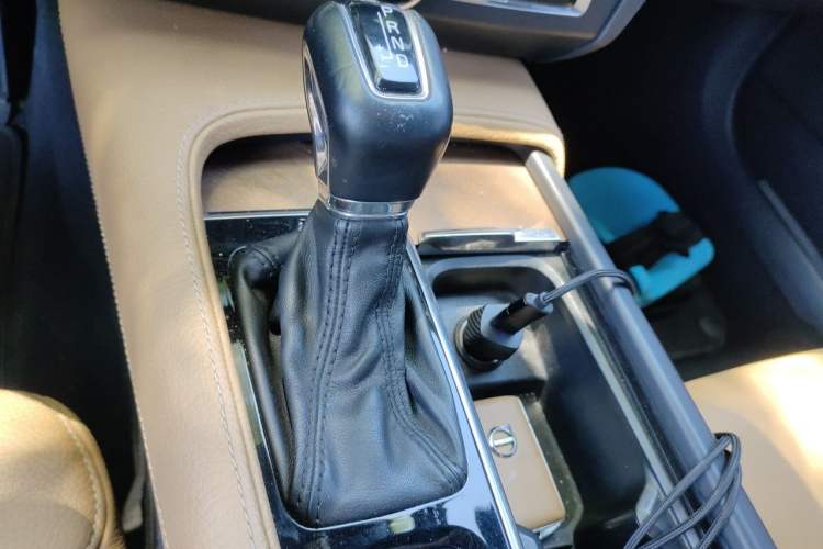 Used Volvo S90 2017 T5 Smart Luxury Edition Gear Lever