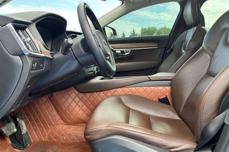 Used Volvo S90 2017 T5 Smart Luxury Edition Interior 2