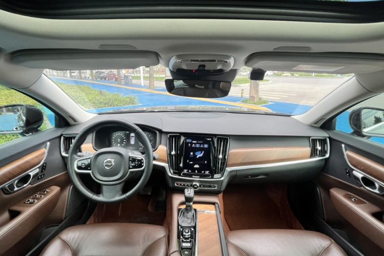 Used Volvo S90 2017 T5 Smart Luxury Edition Interior 3