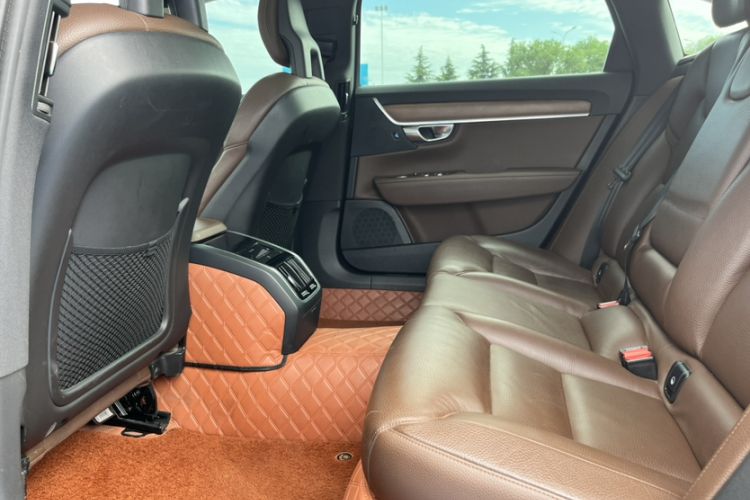 Used Volvo S90 2017 T5 Smart Luxury Edition Interior 4
