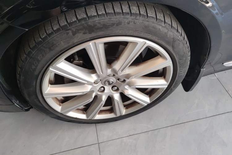 Used Volvo S90 2017 T5 Smart Luxury Edition Left Front Wheel Hub