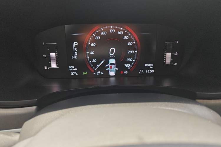 Used Volvo S90 2017 T4 Zhiyi Edition Odometer Close Up