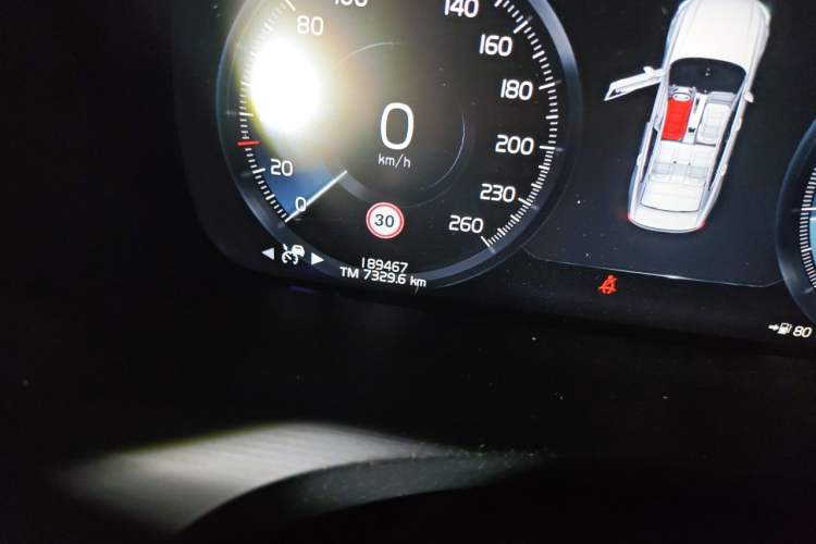 Used Volvo S90 2017 T4 Zhiyi Edition Odometer Close Up