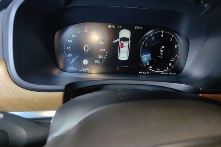 Used Volvo S90 2017 T5 Smart Luxury Edition Odometer Close Up