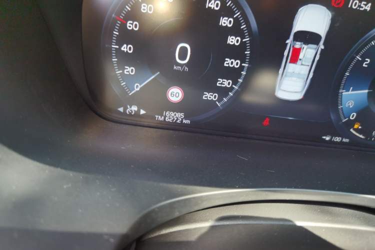Used Volvo S90 2017 T5 Prestige Edition Odometer Close Up