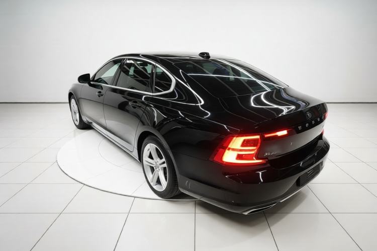 Used Volvo S90 2017 T4 Zhiyuan Edition Rear Left 45 Deg