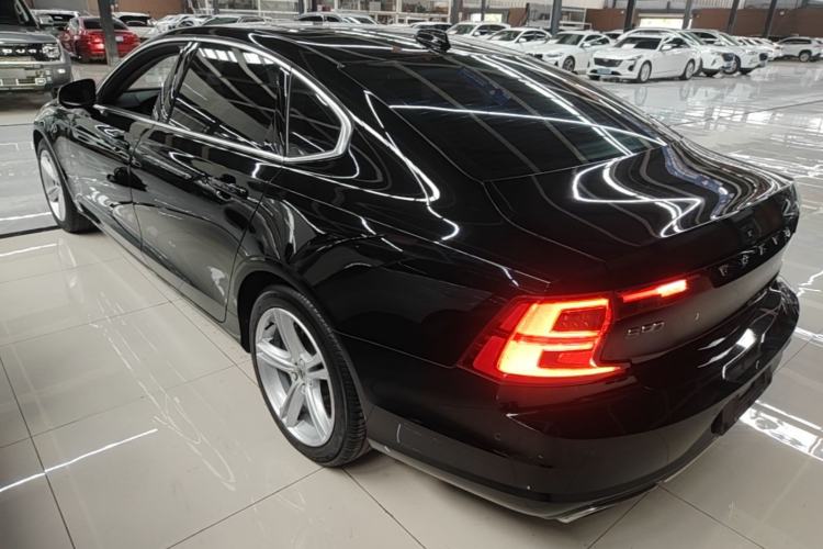 Used Volvo S90 2017 T4 Zhiyuan Edition Rear Left 45 Deg