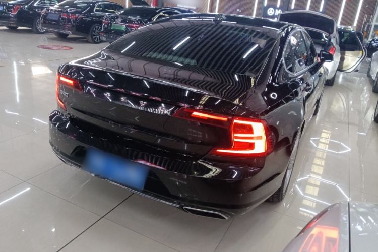 Used Volvo S90 2017 T4 Zhiyuan Edition Rear Right 45 Deg