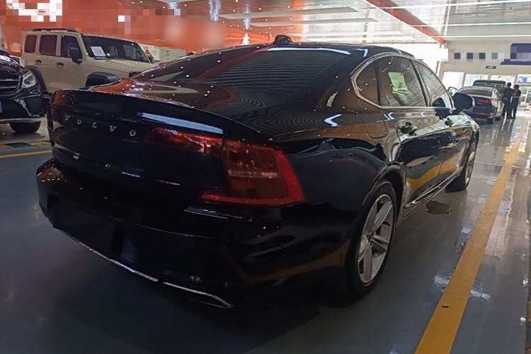 Used Volvo S90 2017 T4 Zhiyuan Edition Rear Right 45 Deg
