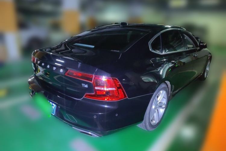 Used Volvo S90 2017 T4 Zhiyuan Edition Rear Right 45 Deg