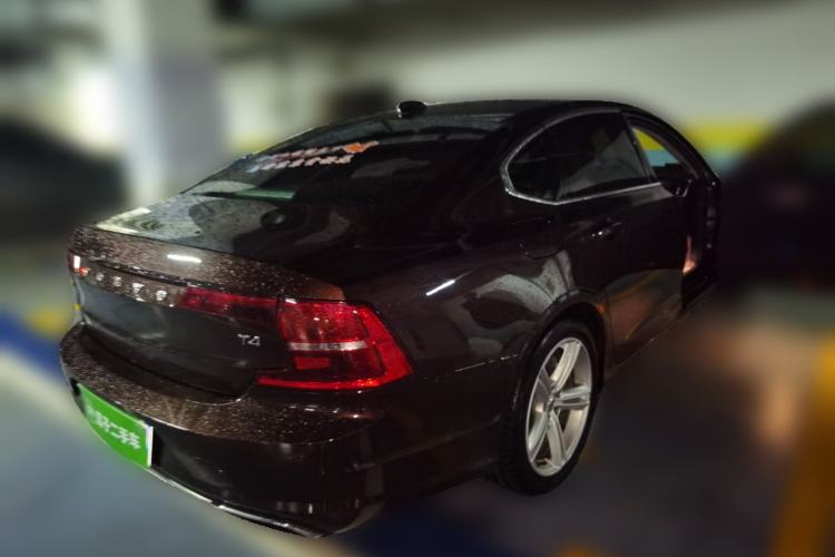 Used Volvo S90 2017 T4 Zhiyuan Edition Rear Right 45 Deg