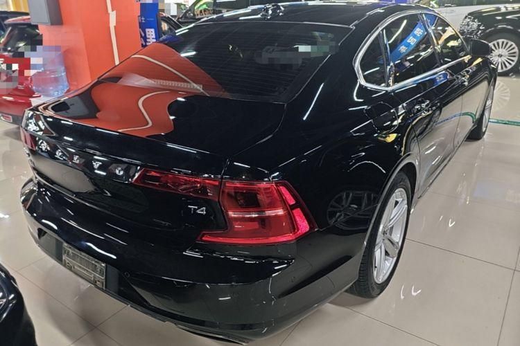 Used Volvo S90 2017 T4 Zhiyuan Edition Rear Right 45 Deg
