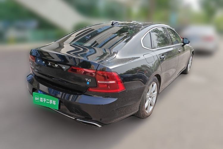 Used Volvo S90 2017 T4 Zhiyi Edition Rear Right 45 Deg