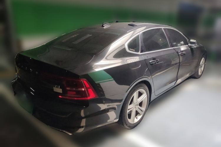 Used Volvo S90 2017 T4 Zhiyuan Edition Rear Right 45 Deg