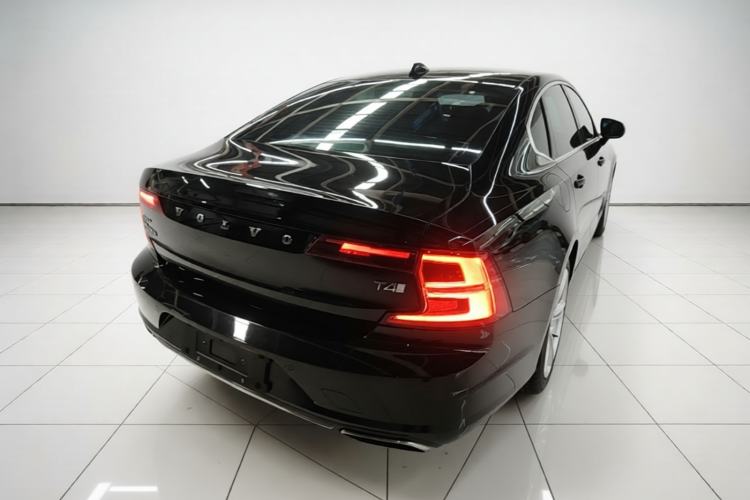 Used Volvo S90 2017 T4 Zhiyuan Edition Rear Right 45 Deg