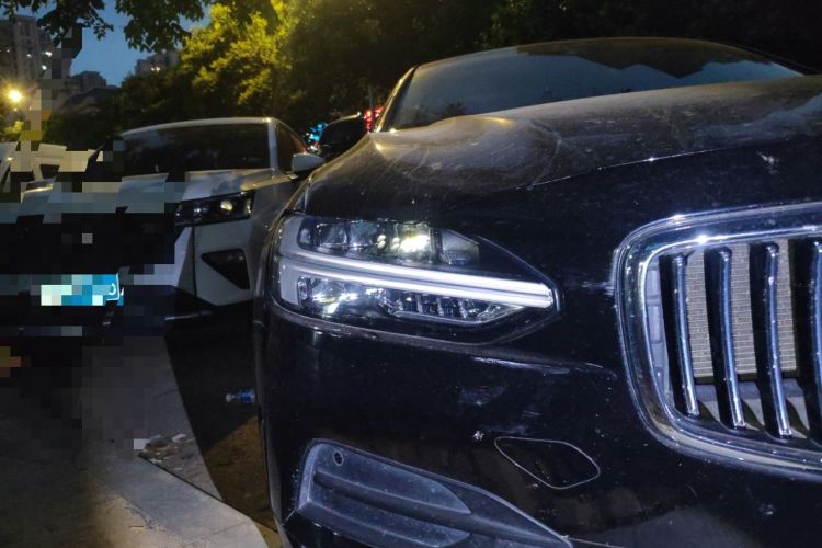 Used Volvo S90 2017 T4 Zhiyuan Edition Right Front Headlight
