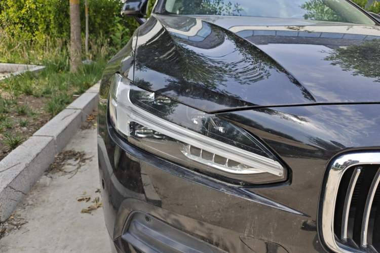 Used Volvo S90 2017 T4 Zhiyuan Edition Right Front Headlight