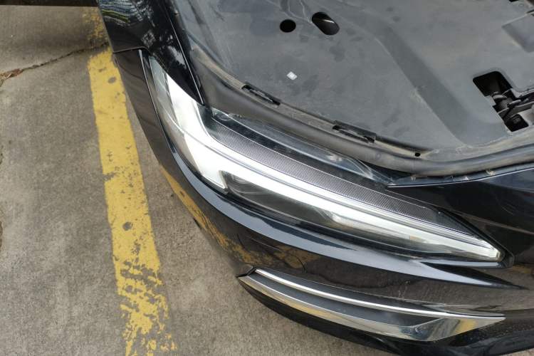 Used Volvo S90 2017 T5 Smart Luxury Edition Right Front Headlight