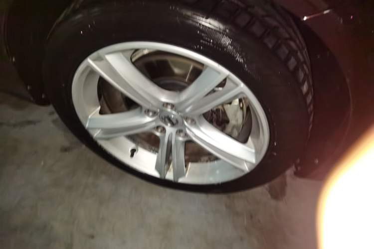 Used Volvo S90 2017 T4 Zhiyuan Edition Right Front Wheel Hub