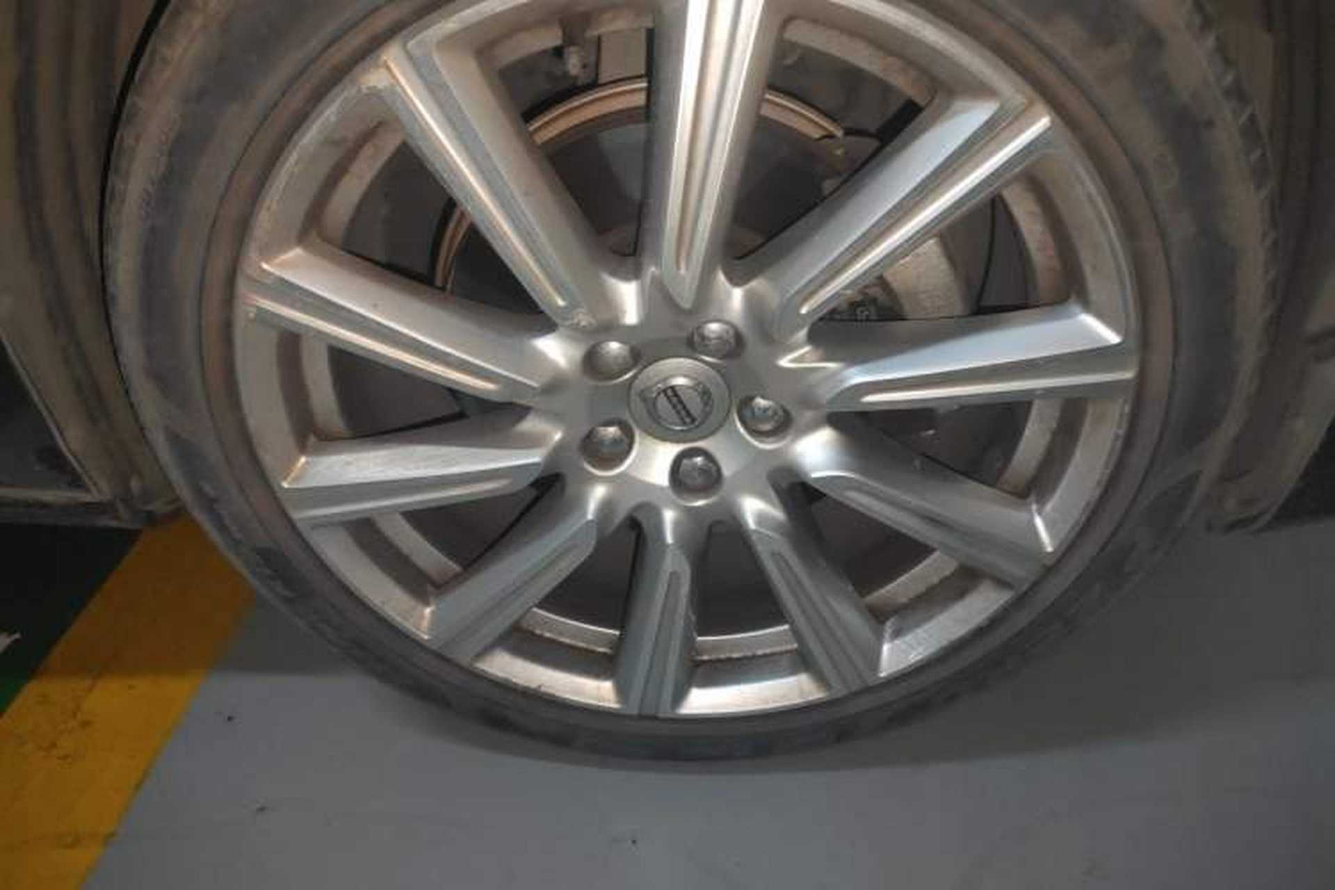 Used Volvo S90 2017 T5 Smart Luxury Edition Right Front Wheel Hub