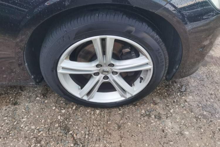 Used Volvo S90 2017 T4 Zhiyuan Edition Right Front Wheel Hub
