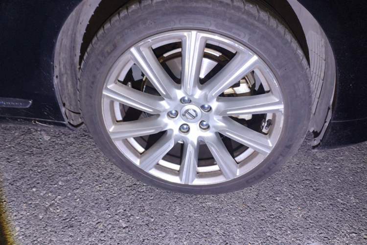 Used Volvo S90 2017 T5 Smart Luxury Edition Right Front Wheel Hub