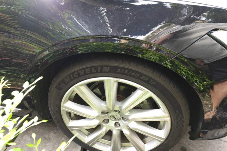 Used Volvo S90 2017 T5 Prestige Edition Right Front Wheel Hub