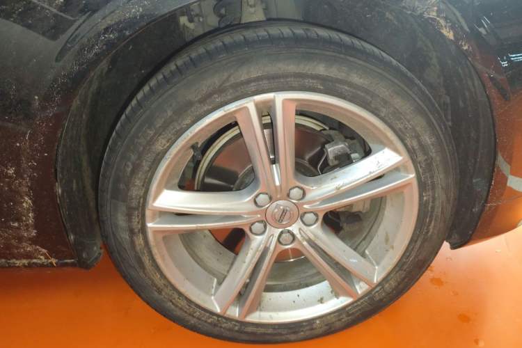 Used Volvo S90 2017 T4 Zhiyuan Edition Right Front Wheel Hub