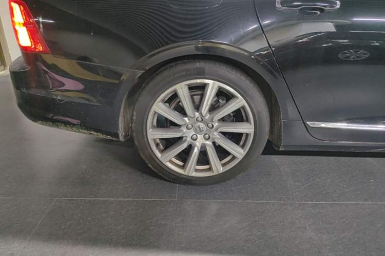 Used Volvo S90 2017 T5 Smart Luxury Edition Right Rear Wheel Hub