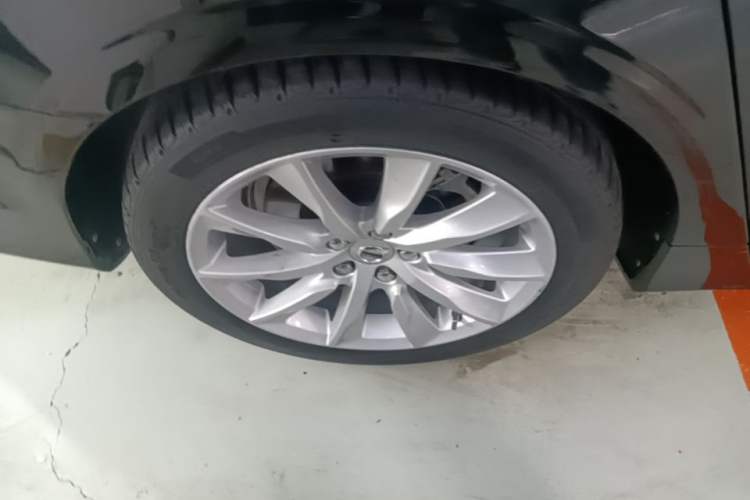 Used Volvo S90 2017 T5 Zhiyuan Edition Right Rear Wheel Hub