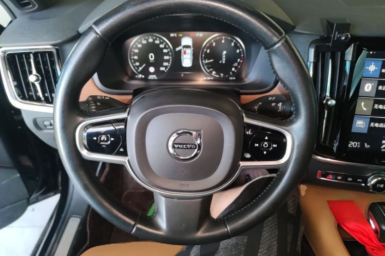 Used Volvo S90 2017 T5 Smart Luxury Edition Steering Wheel