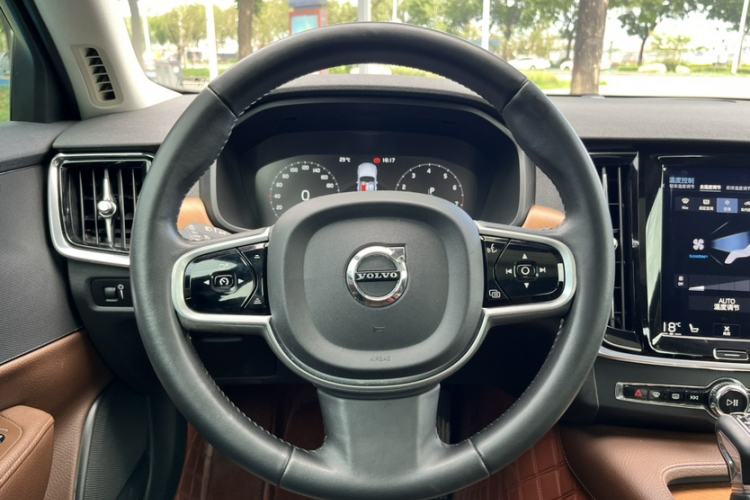 Used Volvo S90 2017 T5 Smart Luxury Edition Steering Wheel