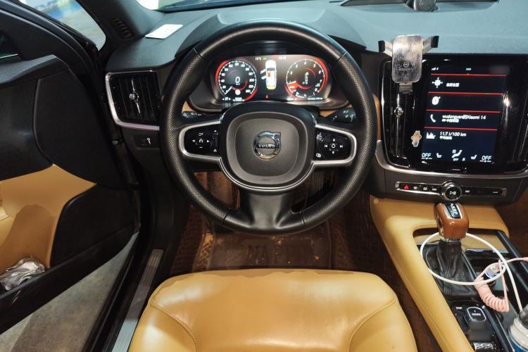 Used Volvo S90 2017 T5 Smart Luxury Edition Steering Wheel