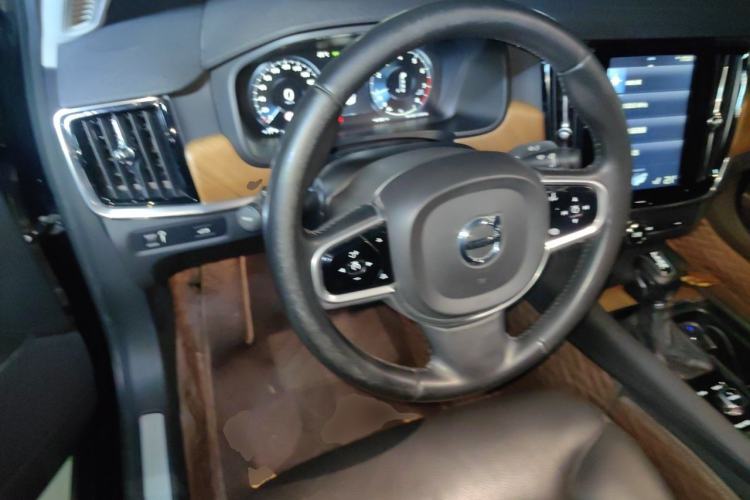 Used Volvo S90 2017 T5 Smart Luxury Edition Steering Wheel