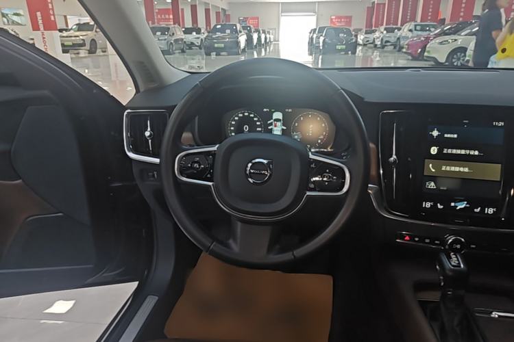 Used Volvo S90 2017 T5 Smart Luxury Edition Steering Wheel