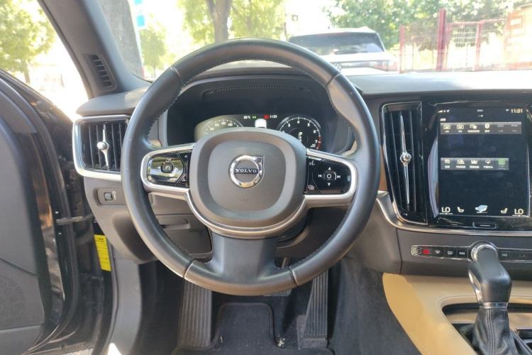 Used Volvo S90 2017 T5 Smart Luxury Edition Steering Wheel