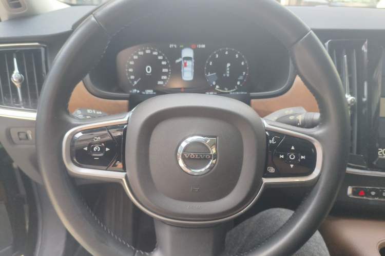 Used Volvo S90 2017 T5 Smart Luxury Edition Steering Wheel