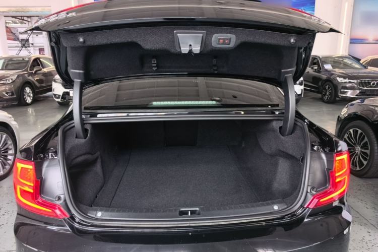 Used Volvo S90 2017 T5 Smart Luxury Edition Trunk