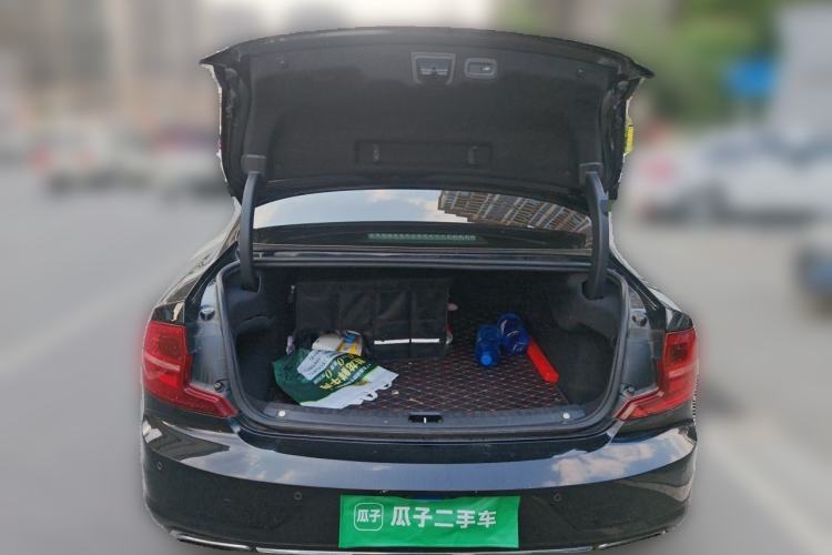 Used Volvo S90 2017 T4 Zhiyuan Edition Trunk