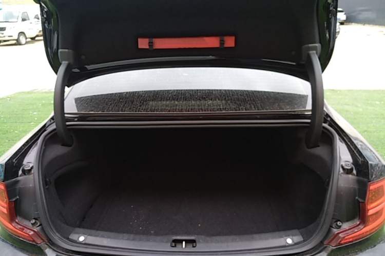 Used Volvo S90 2017 T5 Smart Luxury Edition Trunk