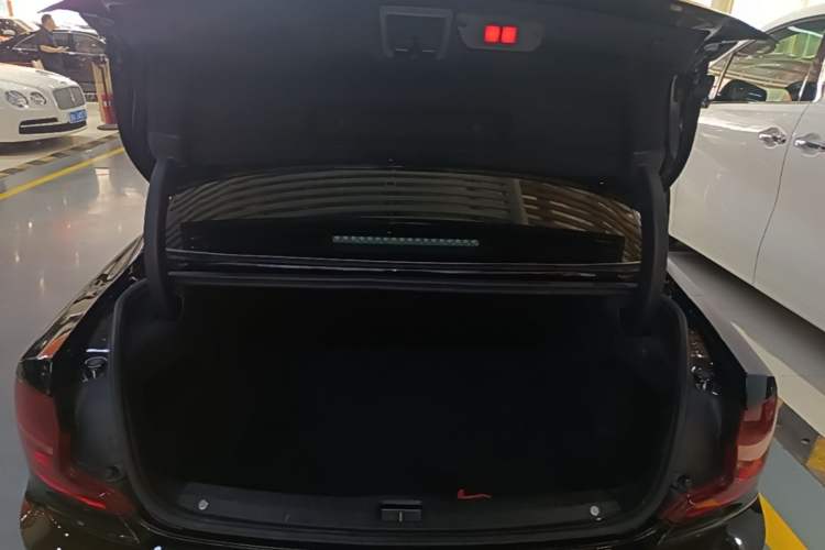 Used Volvo S90 2017 T4 Zhiyuan Edition Trunk