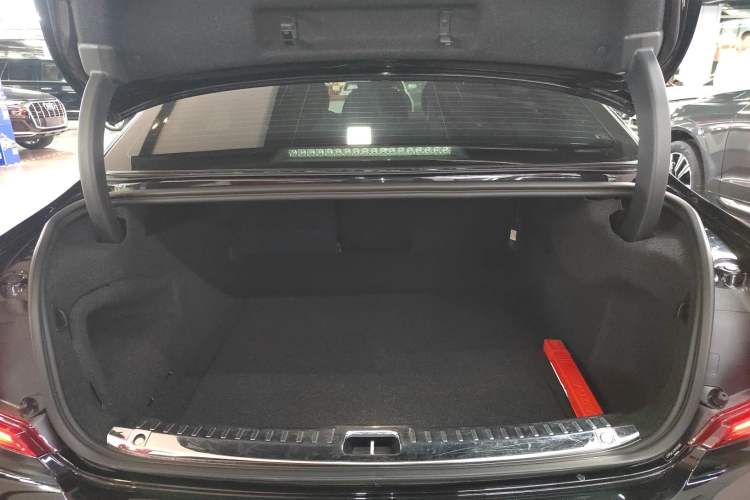 Used Volvo S90 2017 T4 Zhiyuan Edition Trunk