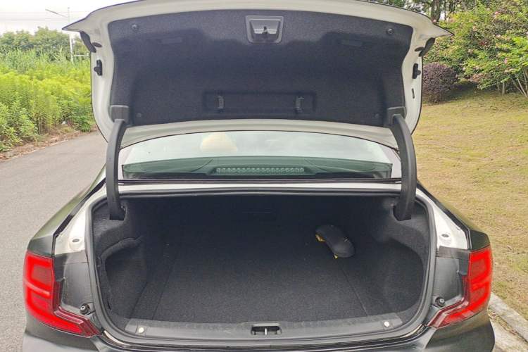 Used Volvo S90 2017 T4 Zhiyi Edition Trunk
