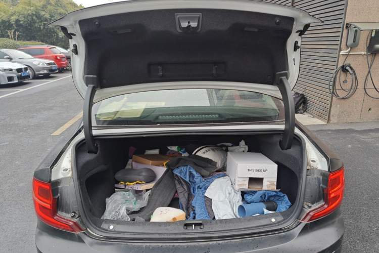 Used Volvo S90 2017 T4 Zhiyi Edition Trunk