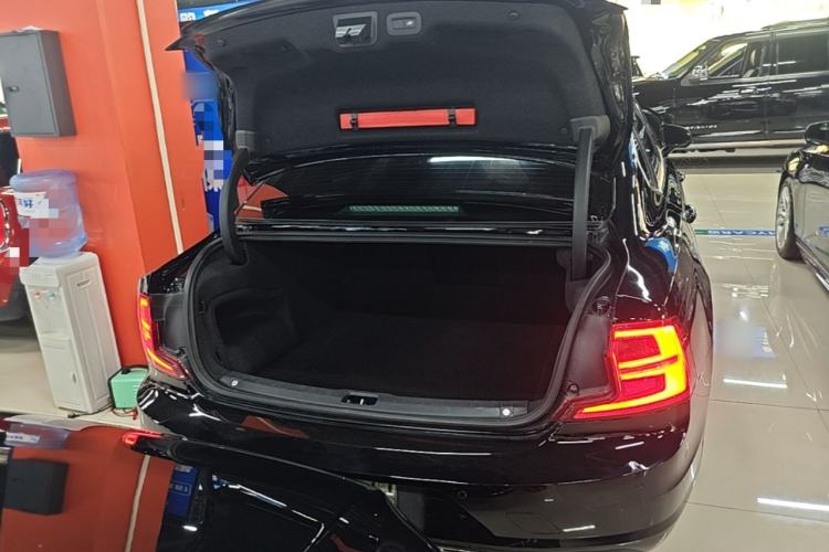 Used Volvo S90 2017 T4 Zhiyuan Edition Trunk