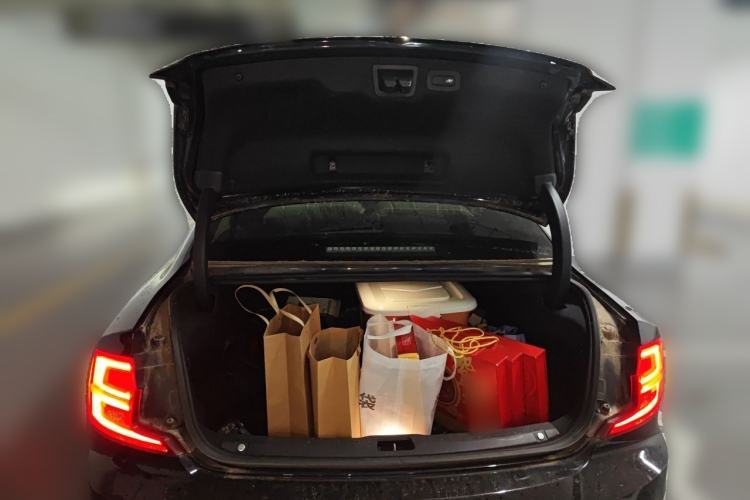 Used Volvo S90 2017 T5 Zhiyuan Edition Trunk