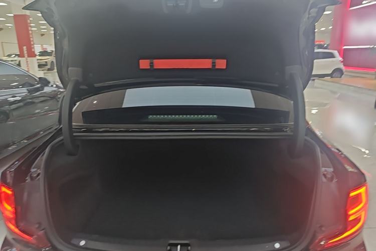 Used Volvo S90 2017 T5 Smart Luxury Edition Trunk
